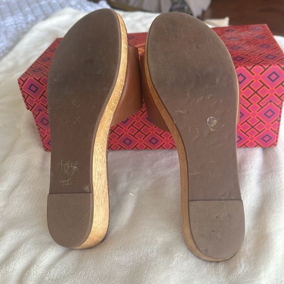 Tory Burch Patty brown slide wedge size 8 with embossed logo runs a little small - Picture 5 of 5